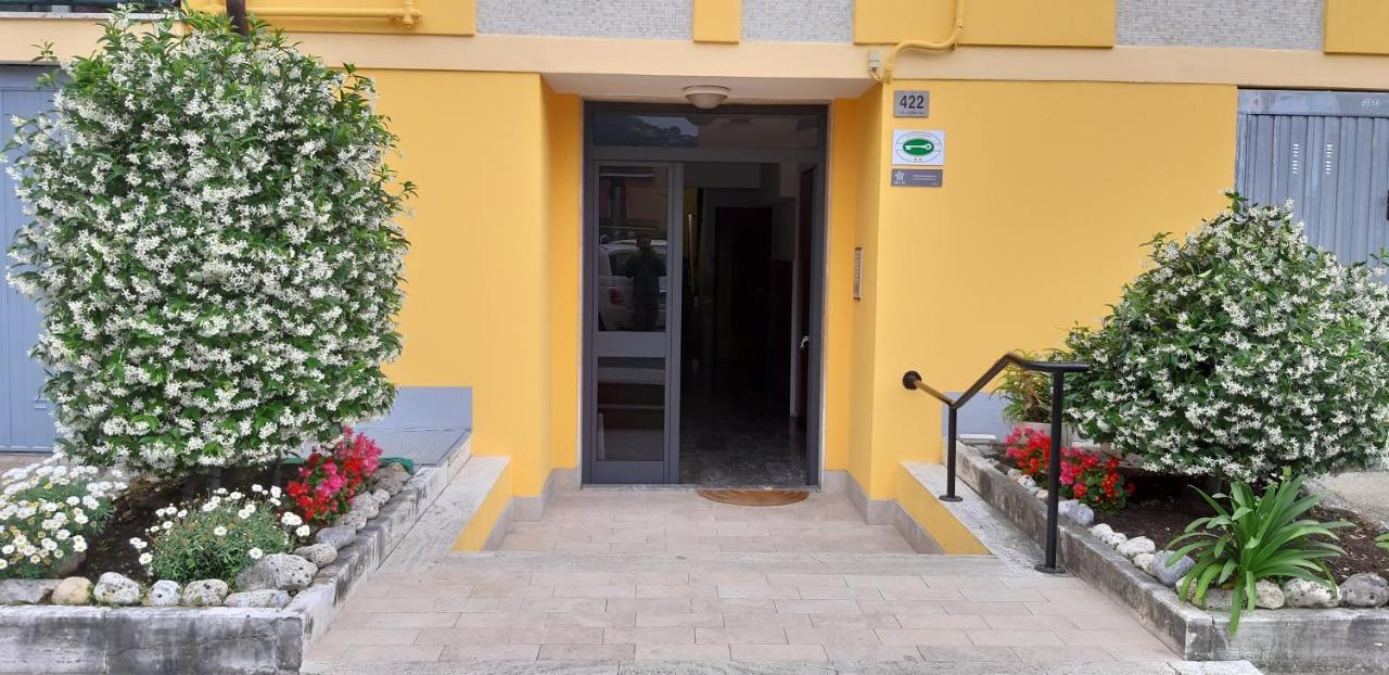Mediterranean Concept House Hotel La Spezia Bagian luar foto
